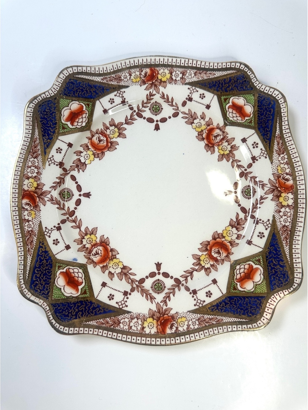 A.J. Wilkinson Royal Staffordshire England Imari Gold Floral Dinner Plate 9.75”